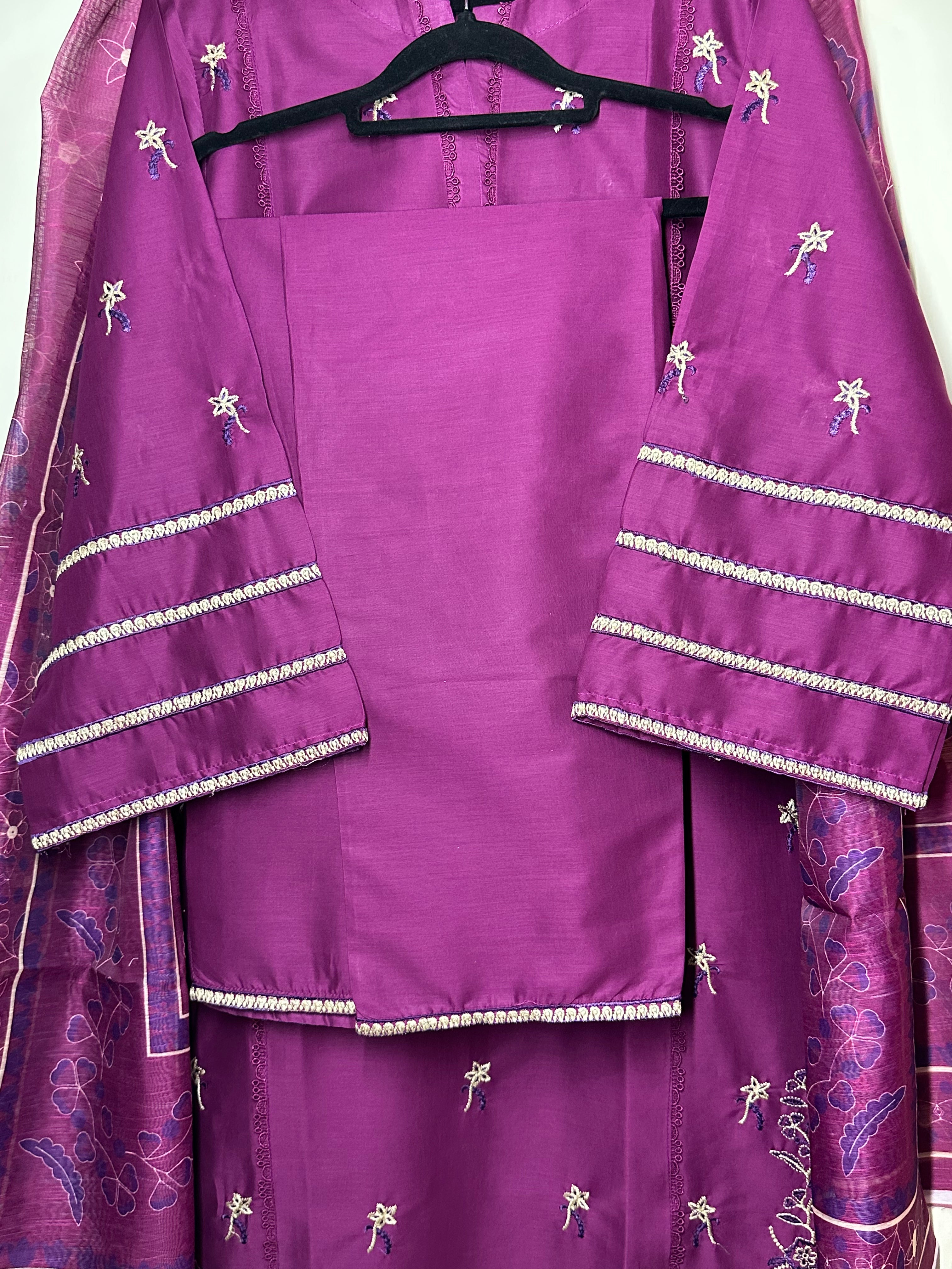 Casual Luxe Embroidered 3 Piece Suit