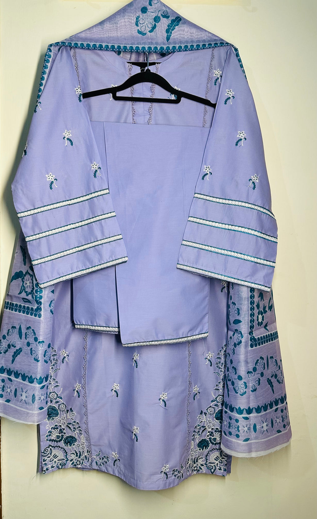 Casual Luxe Embroidered 3-Piece Suit