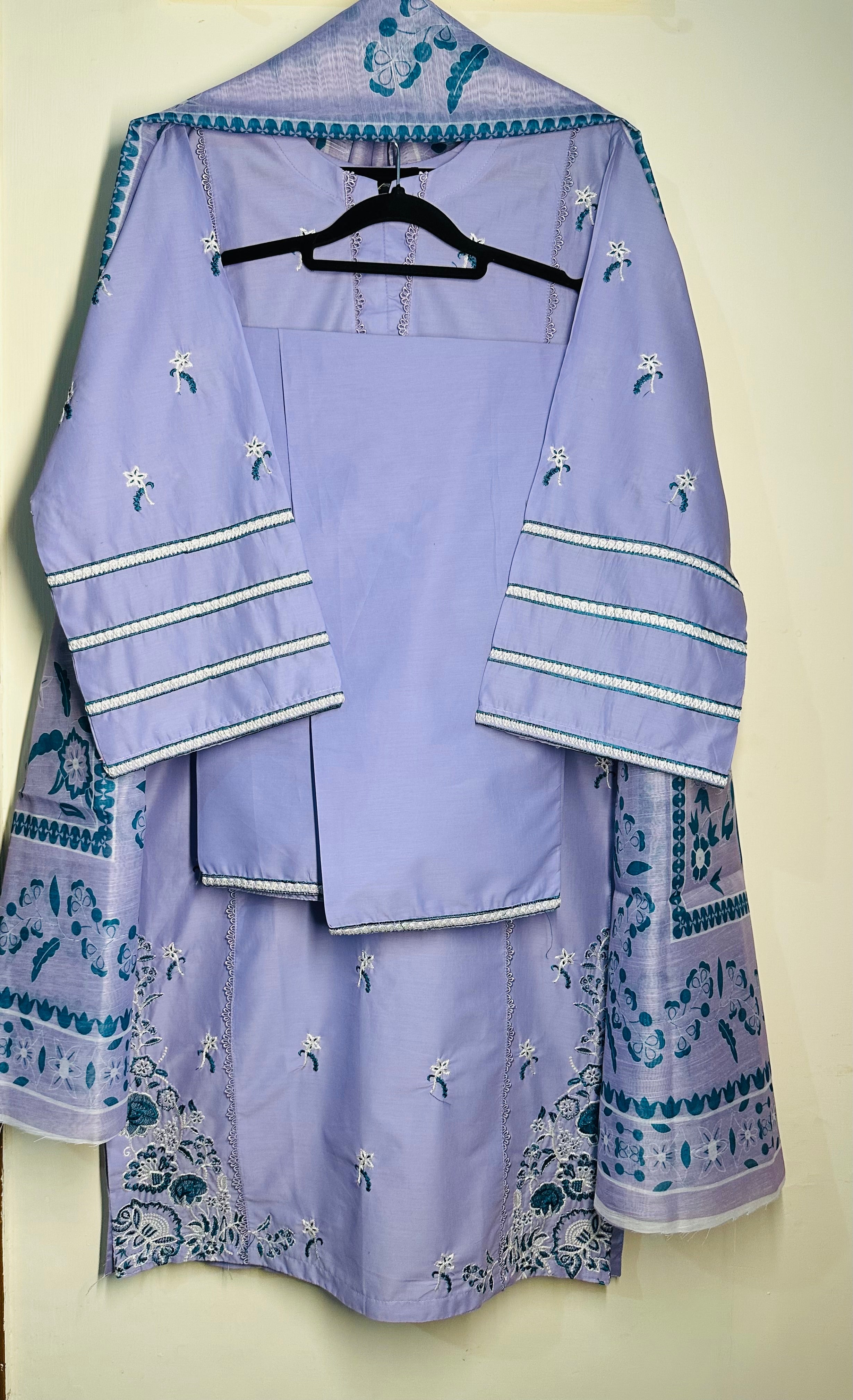 Casual Luxe Embroidered 3-Piece Suit