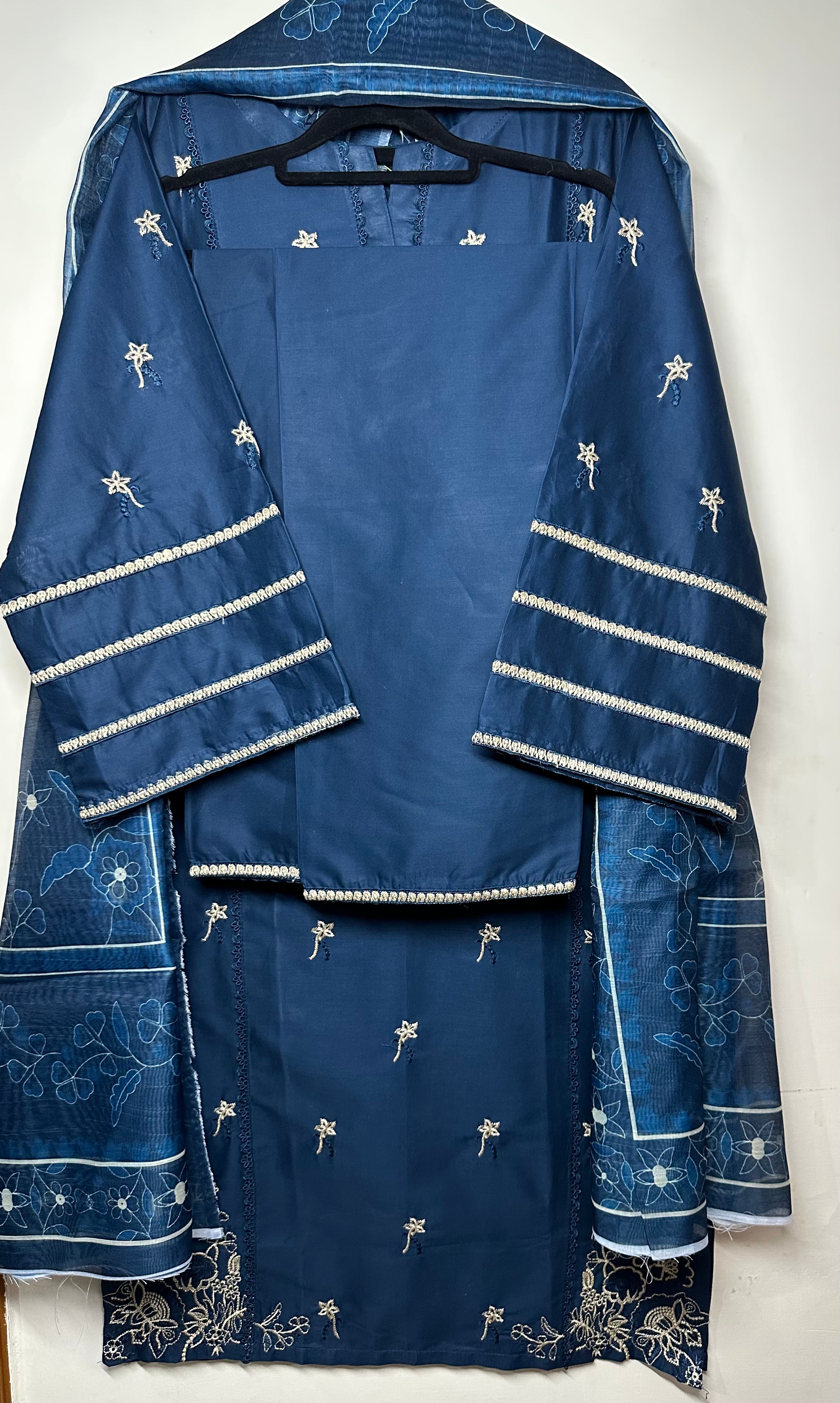 Casual Luxe Embroidered 3 Piece Suit